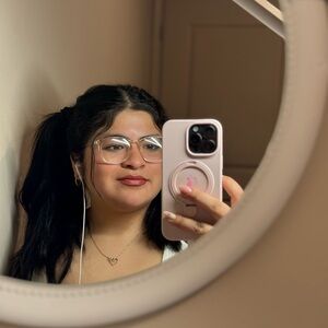 Meet your Posher, Litzy